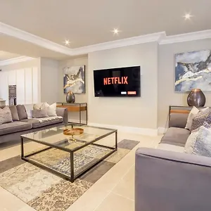 The Presidential Suite, With Free Parking! , York United Kingdom